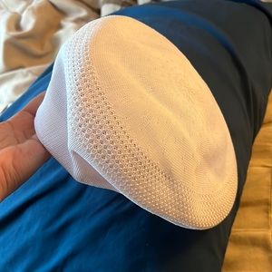 Brand new Kangol knit barrette hat